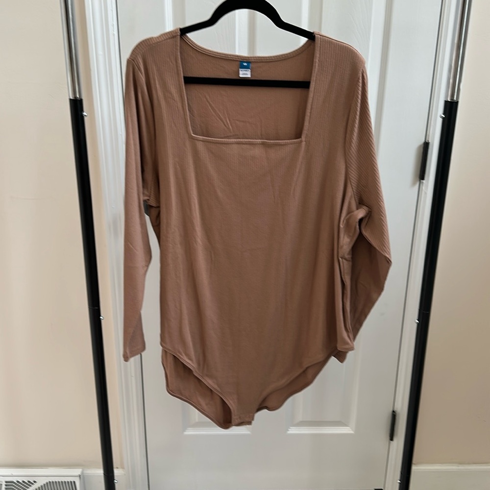 Square neck Old Navy bodysuit 4x Tan